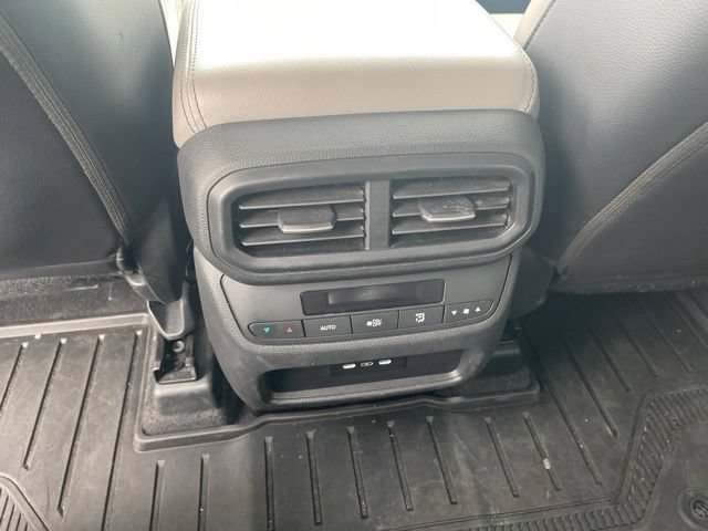 Used 2024 Honda Pilot Touring image 8