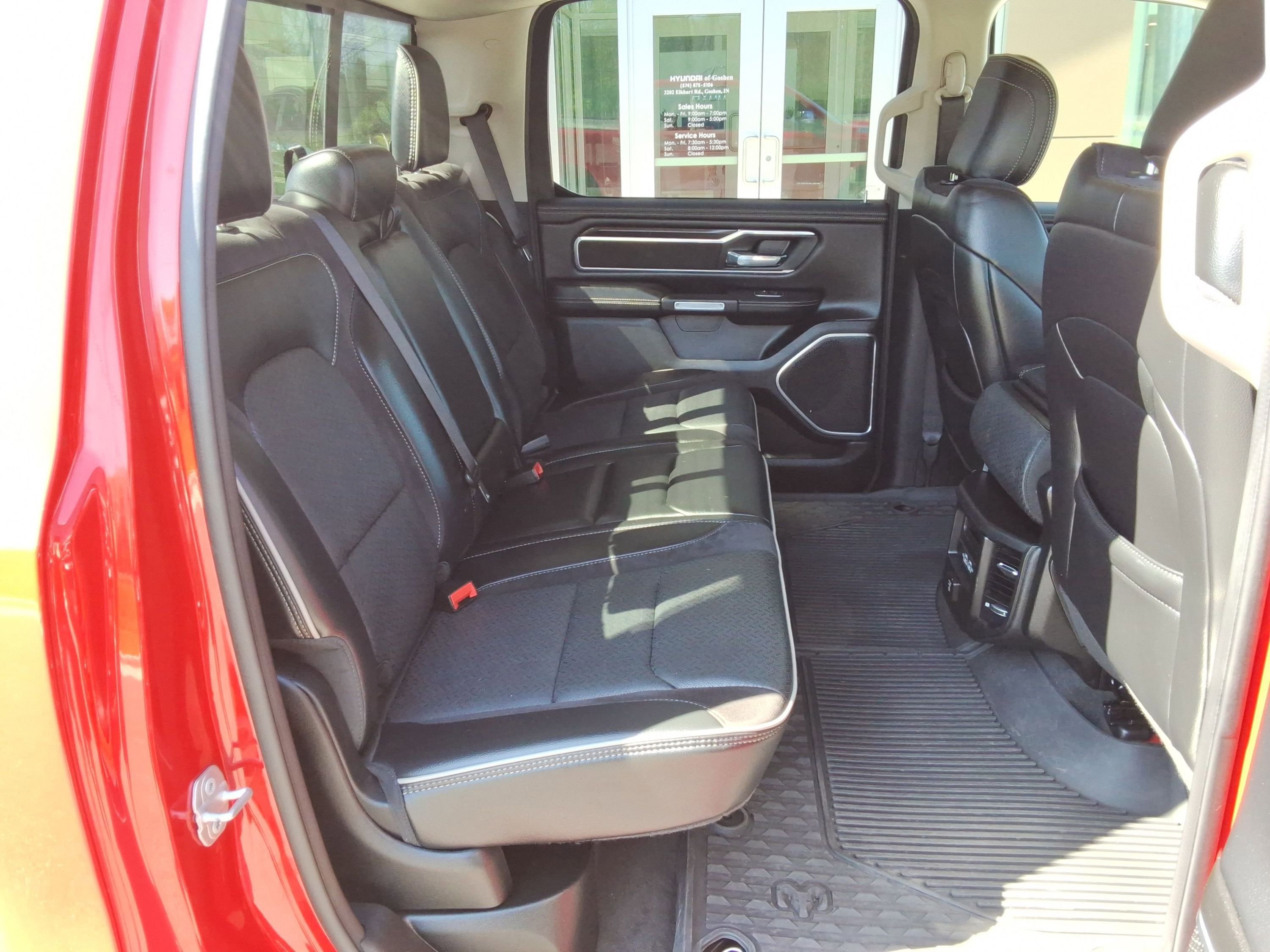 Used 2022 RAM 1500 Laramie AWD/4WD image 34