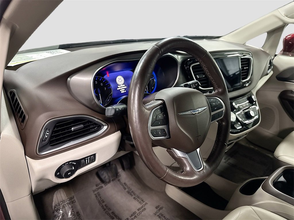 Used 2019 Chrysler Pacifica Touring-L Plus image 5