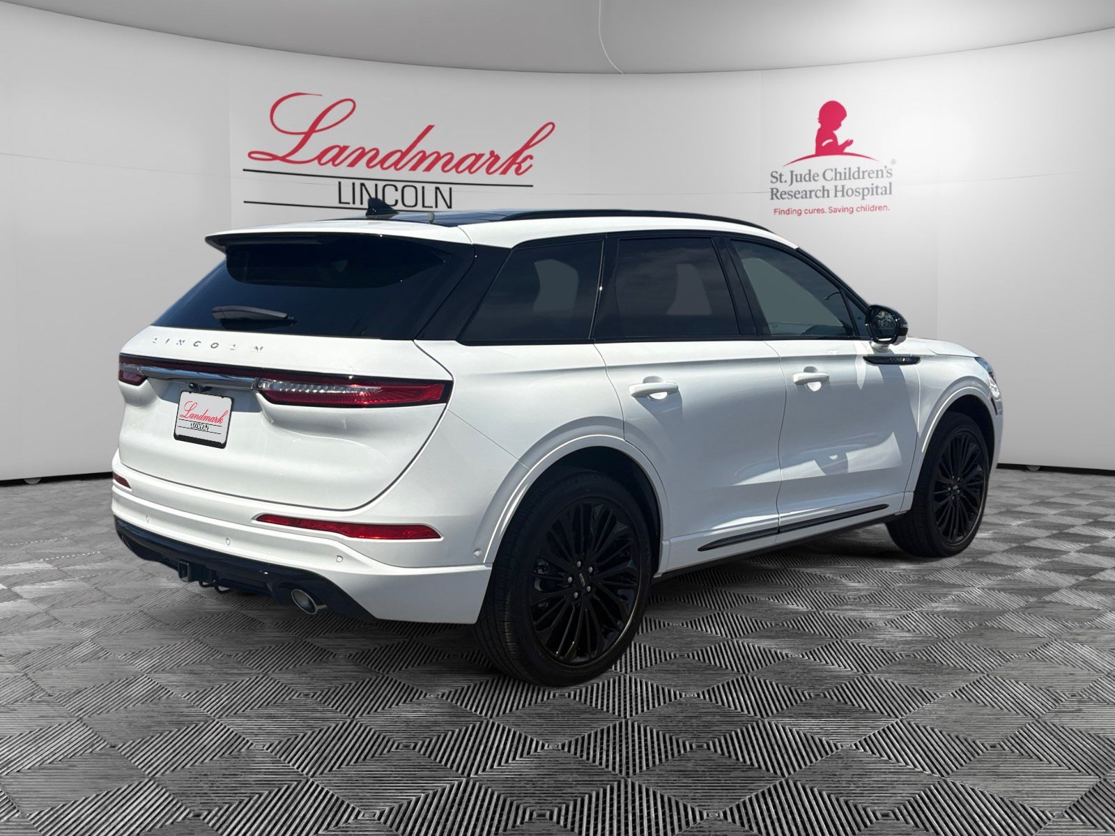 Certified 2024 Lincoln Corsair Reserve w/ Equipment Group 202A AWD/4WD image 5