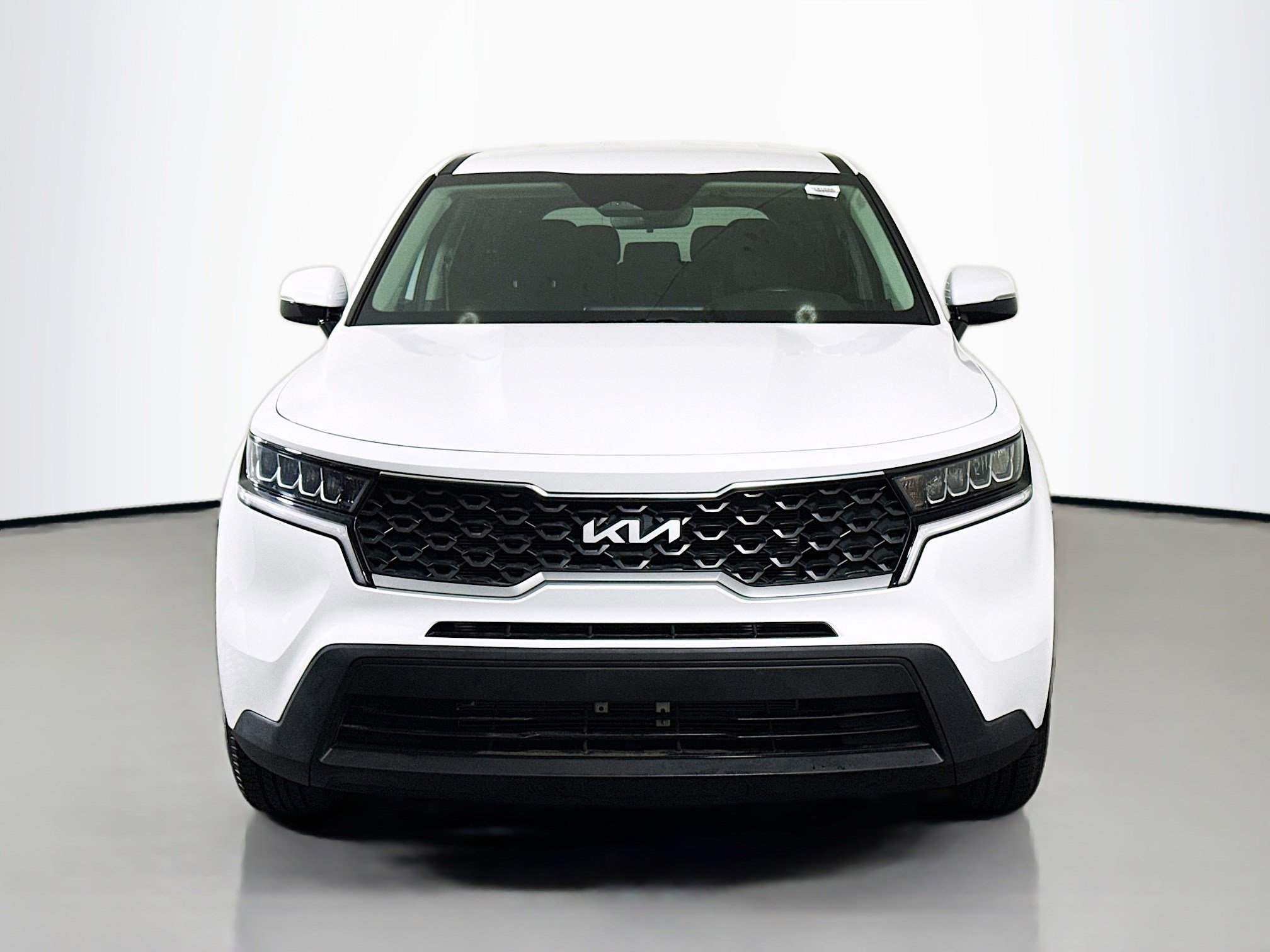 Used 2023 Kia Sorento LX FWD image 2