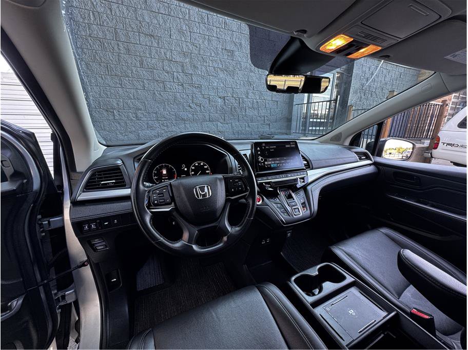 Used 2025 Honda Odyssey EX-L image 2