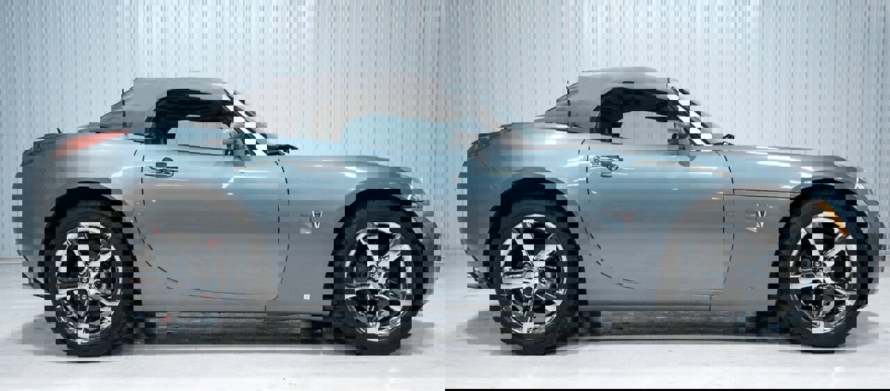 Used 2007 Pontiac Solstice Convertible w/ Premium Package image 9