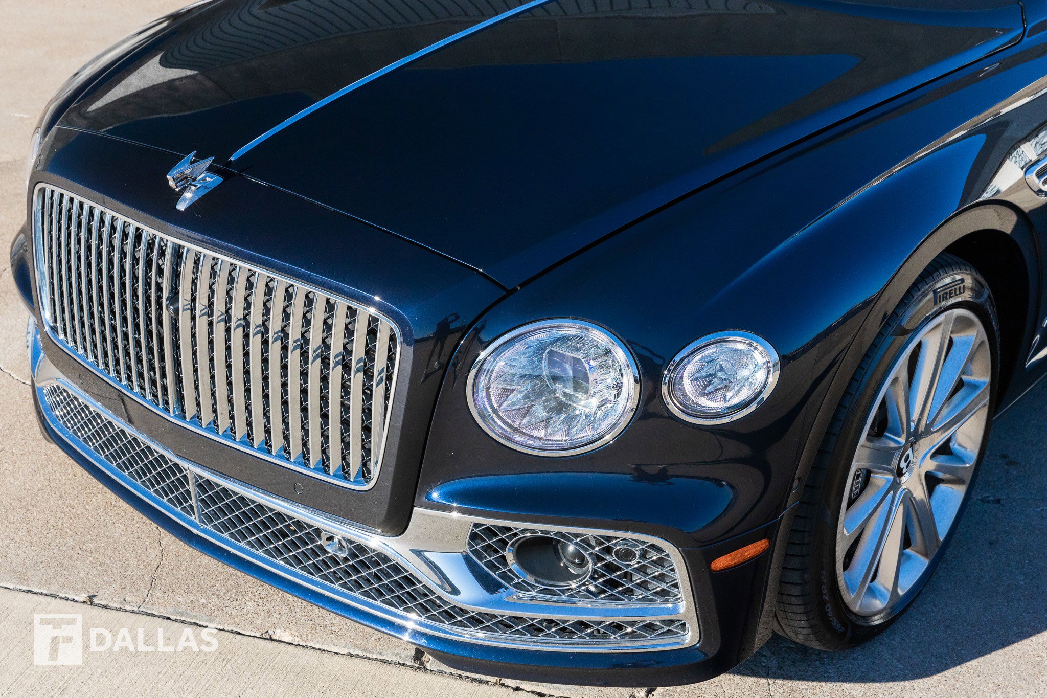 Used 2020 Bentley Flying Spur W12 image 8