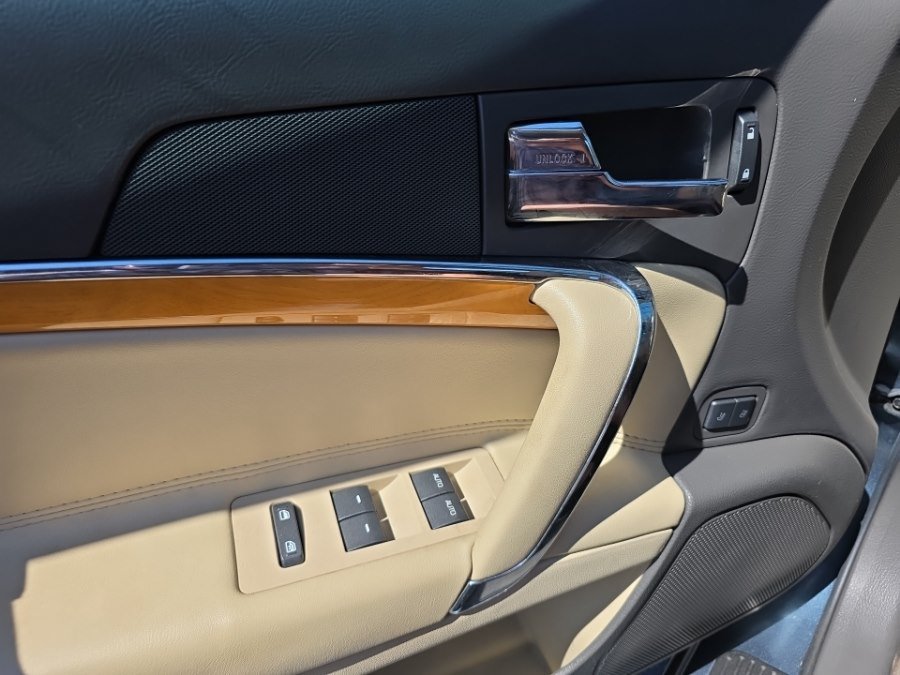 Used 2012 Lincoln MKZ FWD image 26