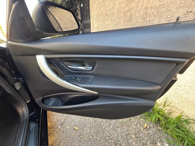 Used 2018 BMW 320i Sedan RWD image 38