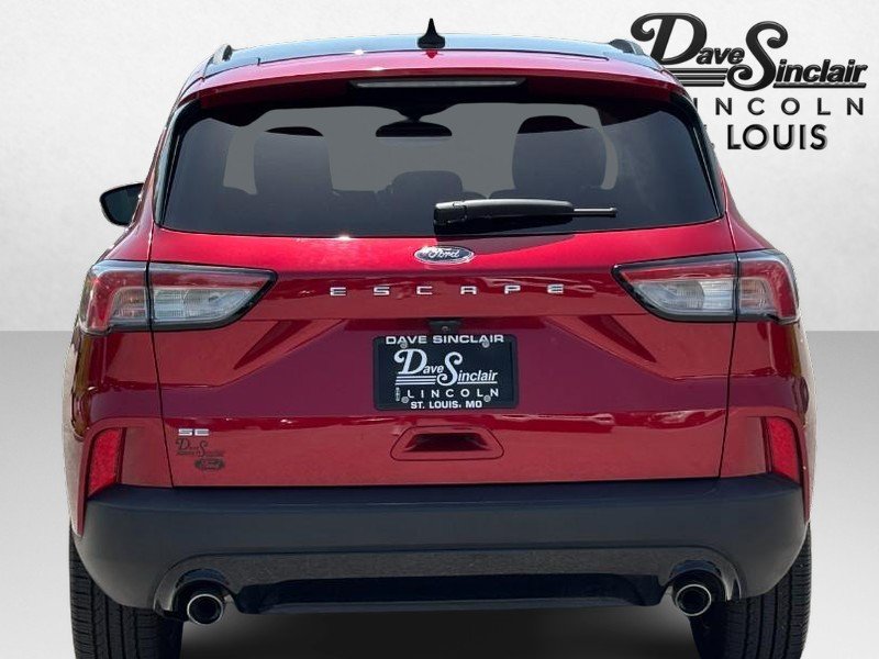 Used 2022 Ford Escape SE w/ SE Sport Appearance Package FWD image 4