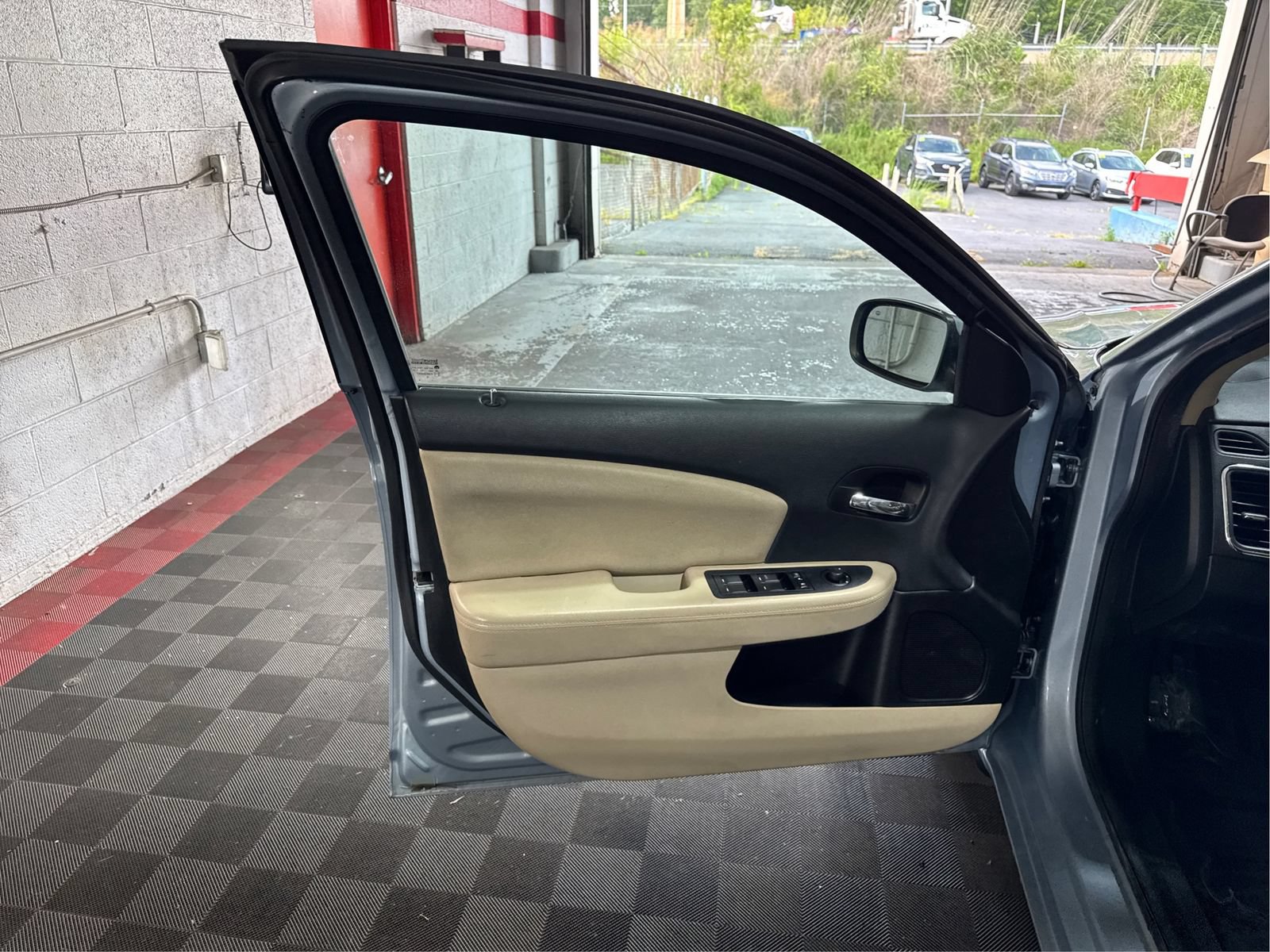 Used 2014 Chrysler 200 Touring FWD image 19