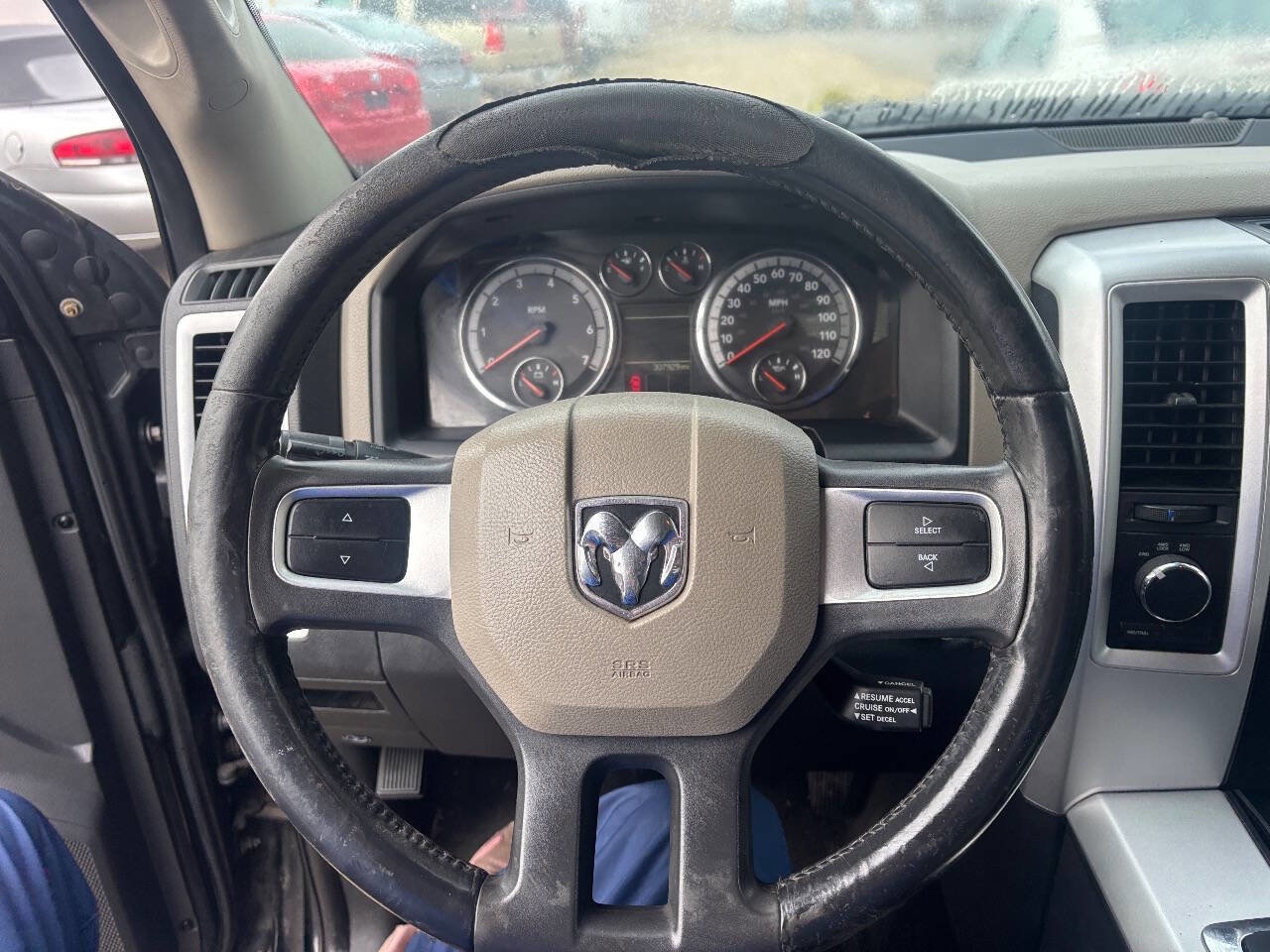 Used 2011 RAM 1500 Classic SLT w/ Luxury Group AWD/4WD image 18