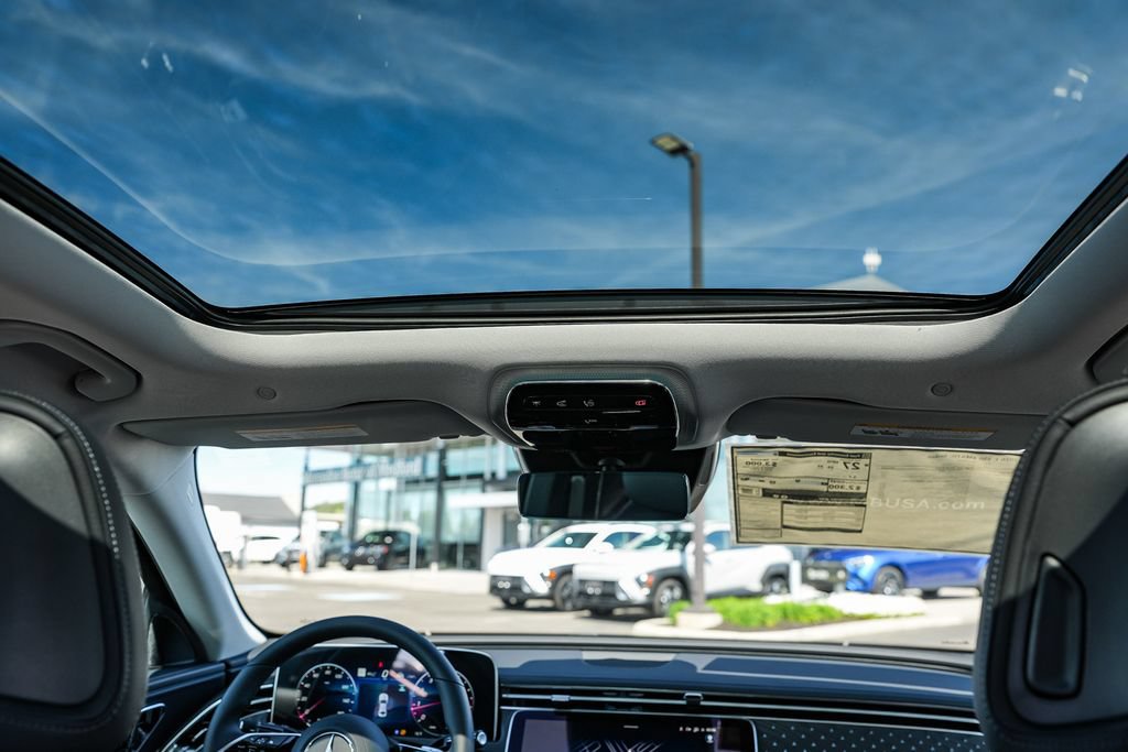 New 2026 Mercedes-Benz E 350 4MATIC Sedan image 17