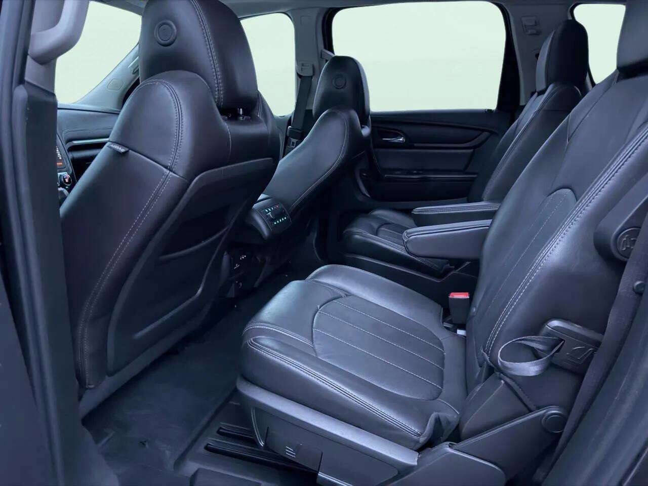 Used 2017 Chevrolet Traverse Premier image 11