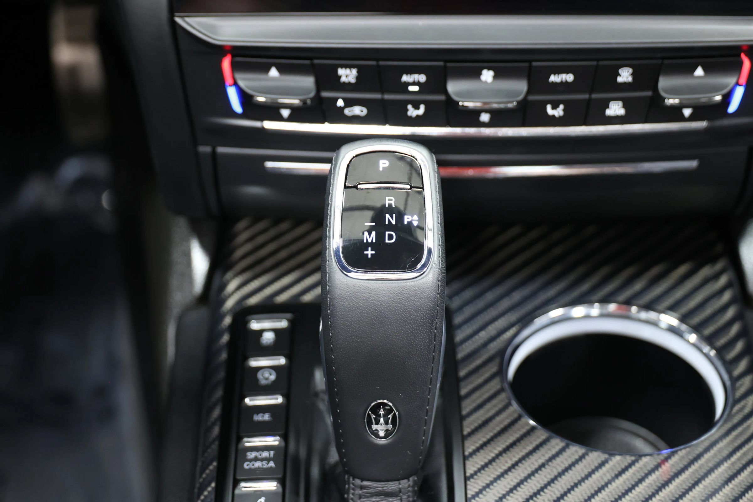 Used 2022 Maserati Quattroporte Trofeo RWD image 41
