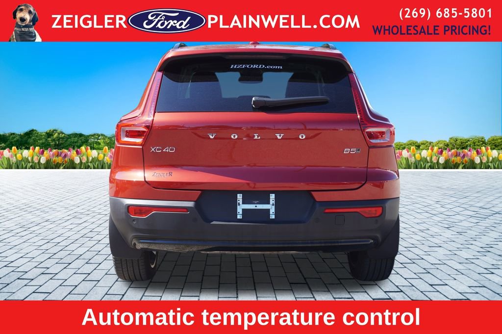 Used 2023 Volvo XC40 B5 Plus w/ Protection Package Premier image 4