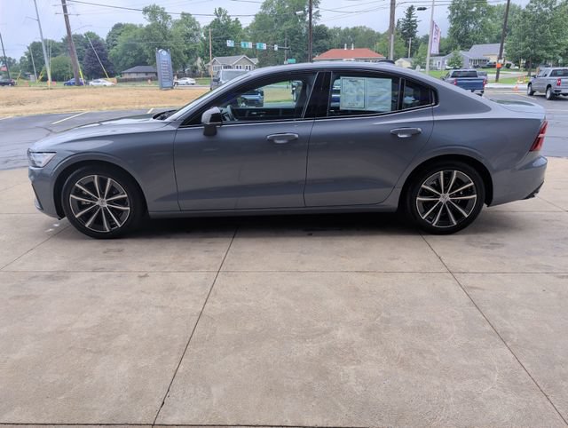 Used 2022 Volvo S60 B5 Momentum AWD/4WD image 6