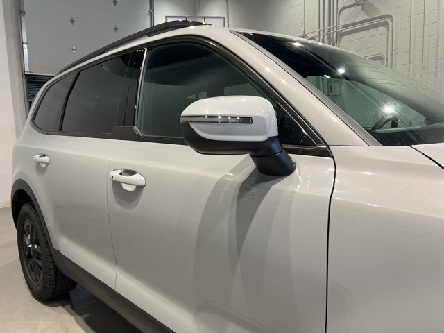 Used 2025 Kia Telluride AWD image 5