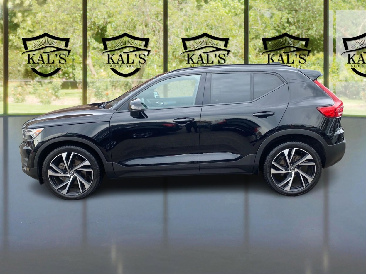 Used 2021 Volvo XC40 T5 R-Design image 8