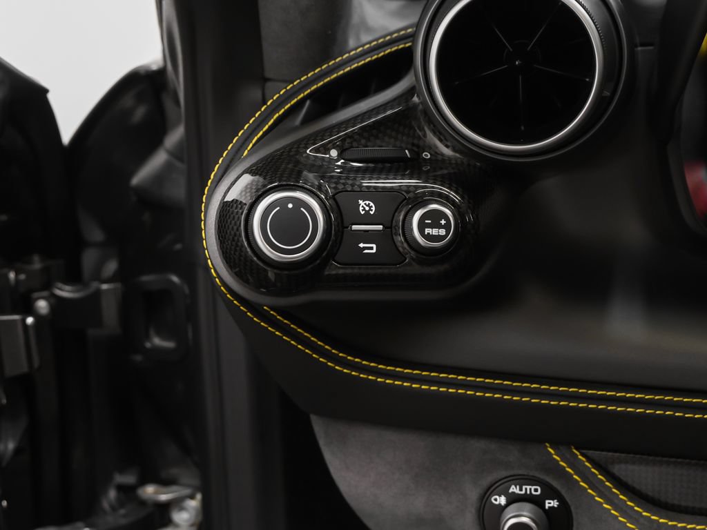 Certified 2022 Ferrari F8 Tributo RWD image 60