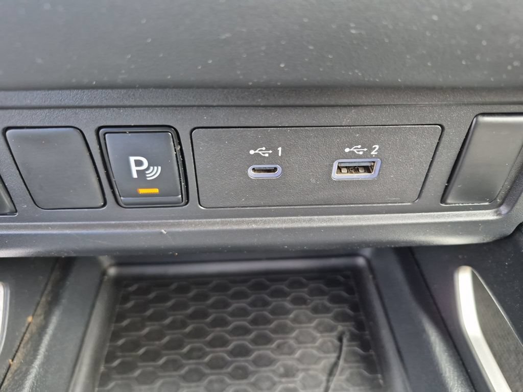 Used 2023 Nissan Frontier SV w/ Technology Package AWD/4WD image 18