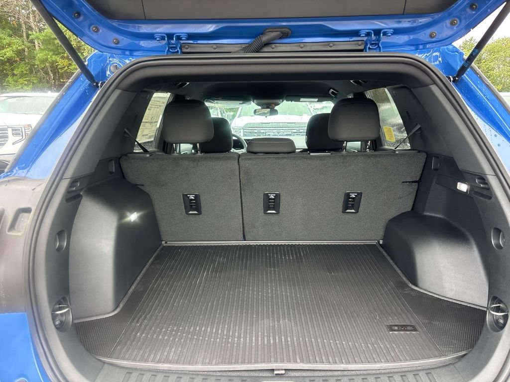 New 2027 GMC Terrain Elevation w/ LPO, Floor Liner Package AWD/4WD image 5