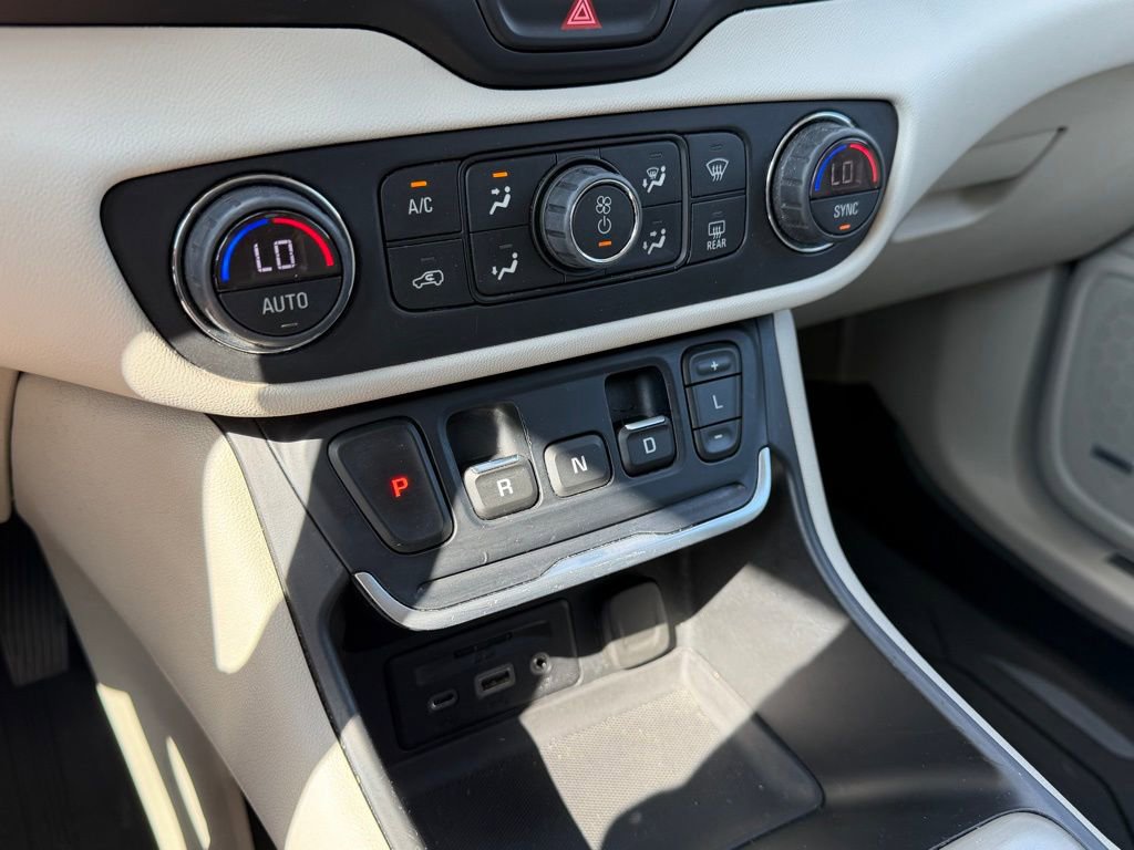 Used 2019 GMC Terrain Denali w/ Advanced Safety Package image 21