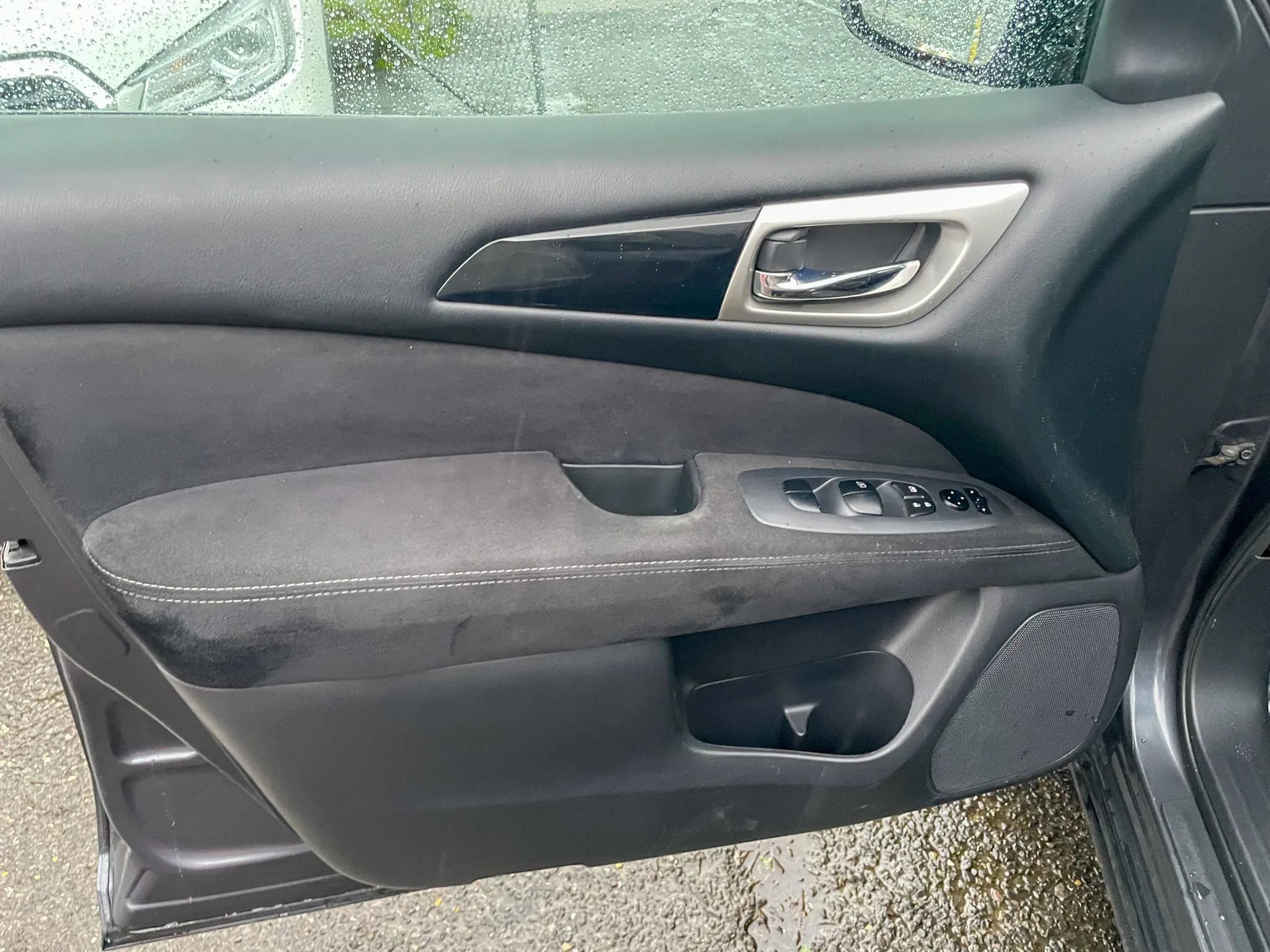 Used 2014 Nissan Pathfinder S image 10