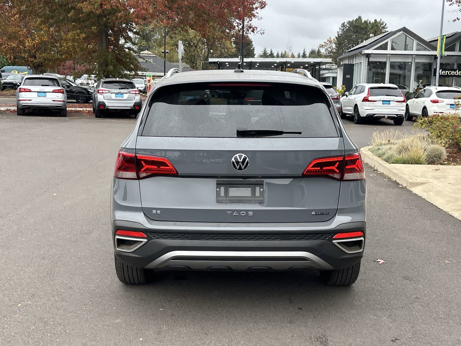 Used 2024 Volkswagen Taos SE AWD/4WD image 4