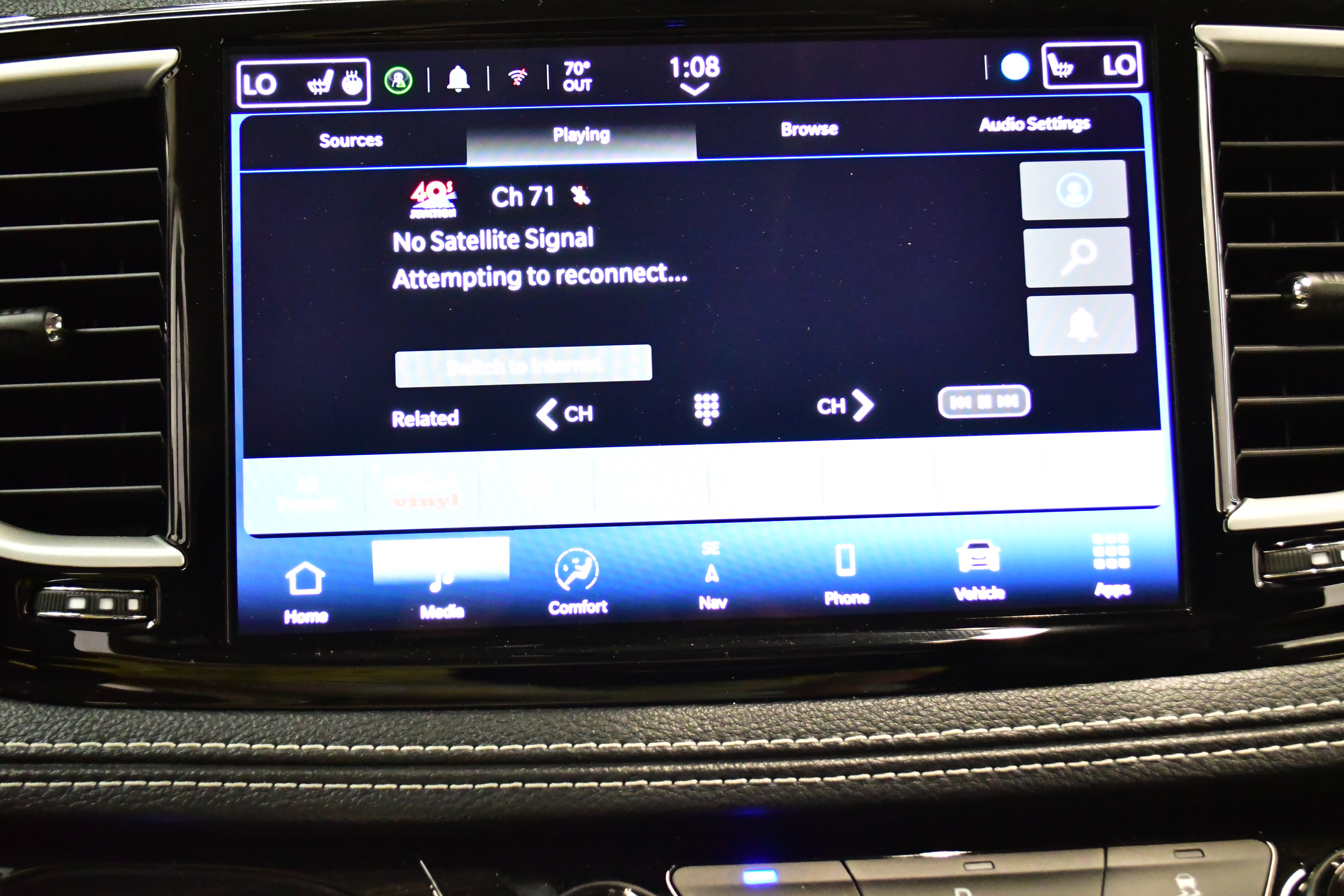 Used 2024 Chrysler Pacifica Limited FWD image 25