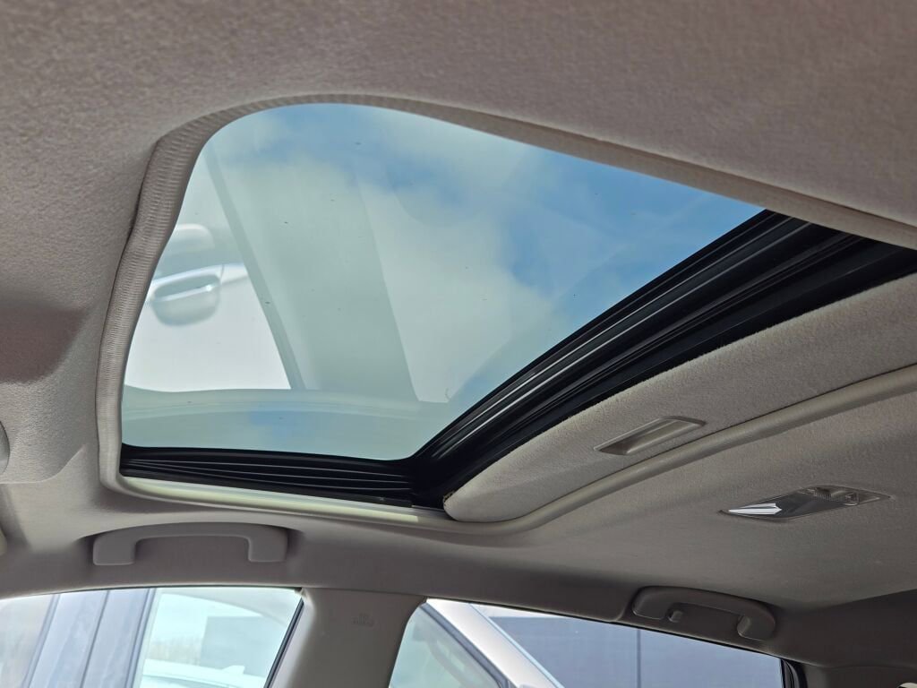 Used 2012 Nissan Rogue SL image 6