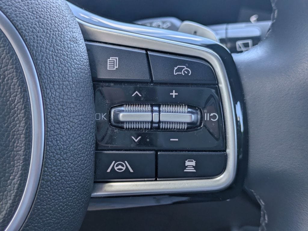 Used 2026 Kia Carnival LXS FWD image 26