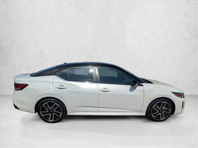 Used 2025 Nissan Sentra SR w/ SR Premium Package FWD image 4