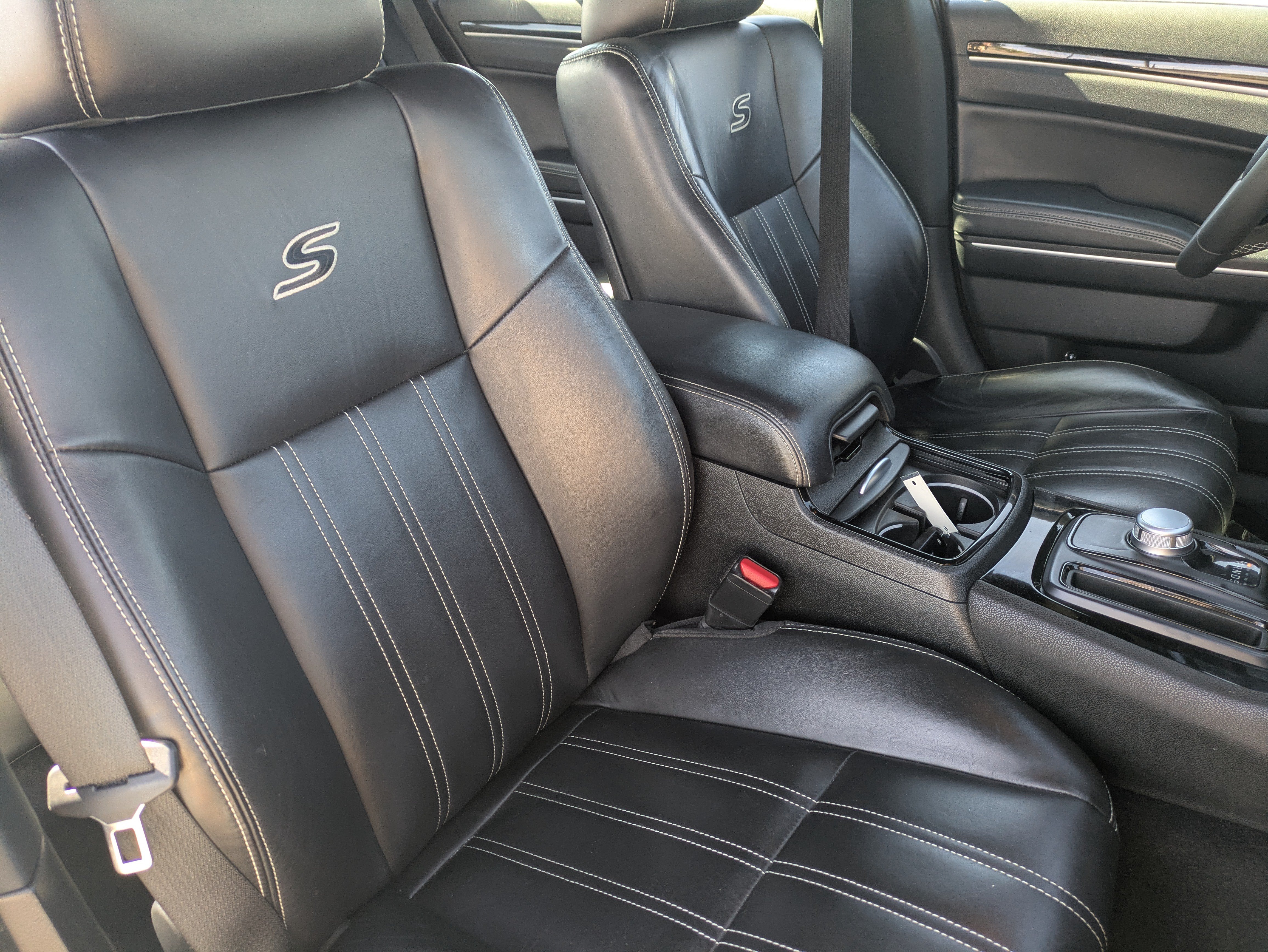 Used 2022 Chrysler 300 S RWD image 10