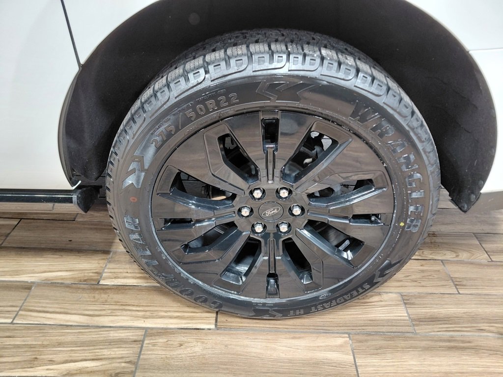 Certified 2025 Ford Expedition Max Platinum w/ Stealth Appearance Package image 16