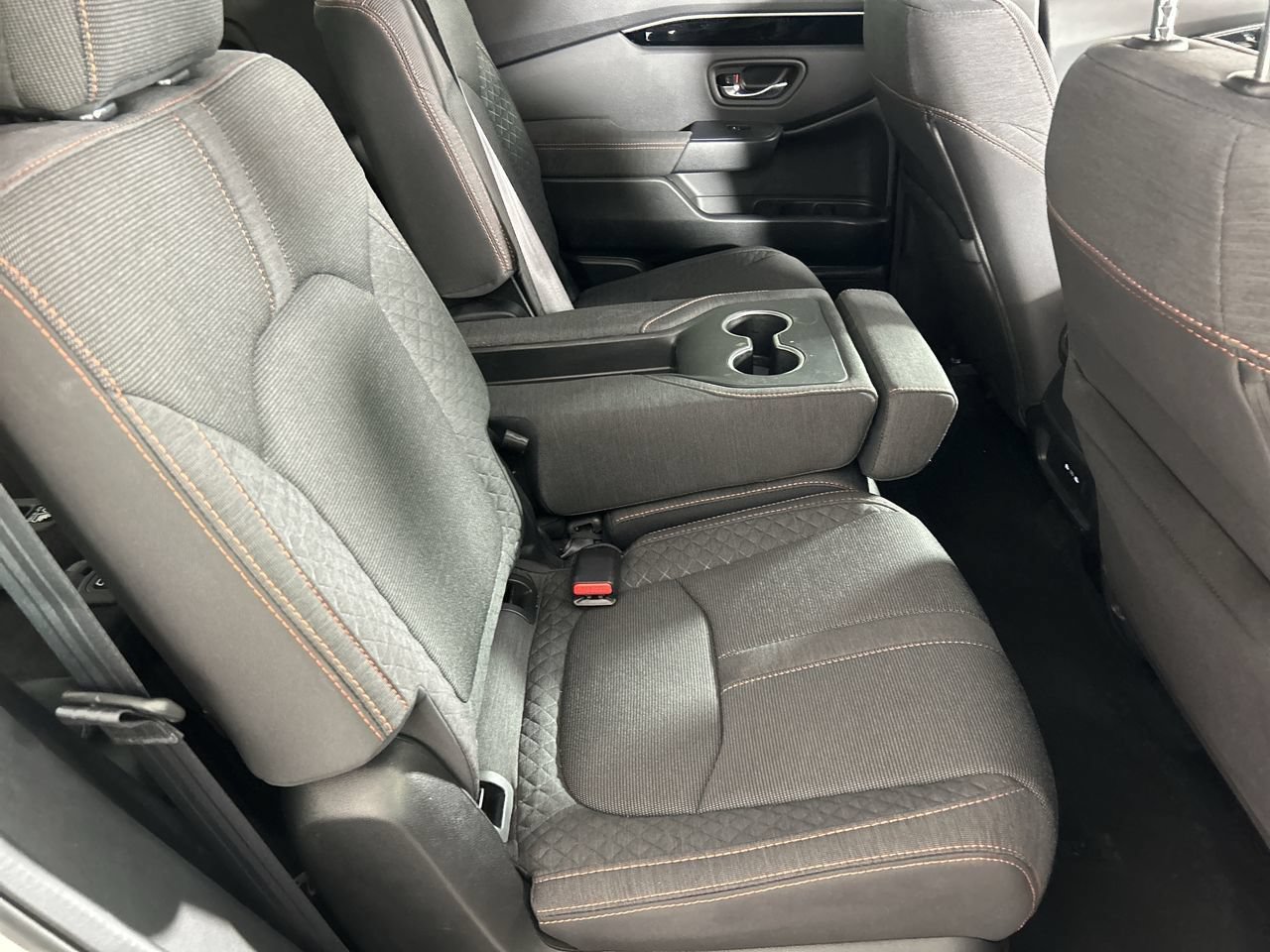 Used 2025 Honda Pilot Sport image 24