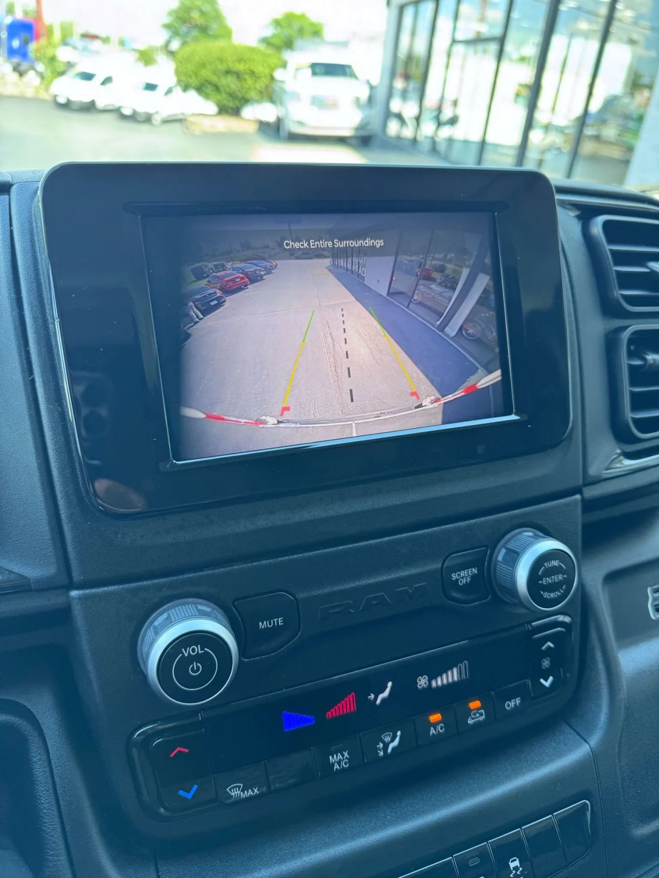 Used 2023 RAM ProMaster 2500 image 19