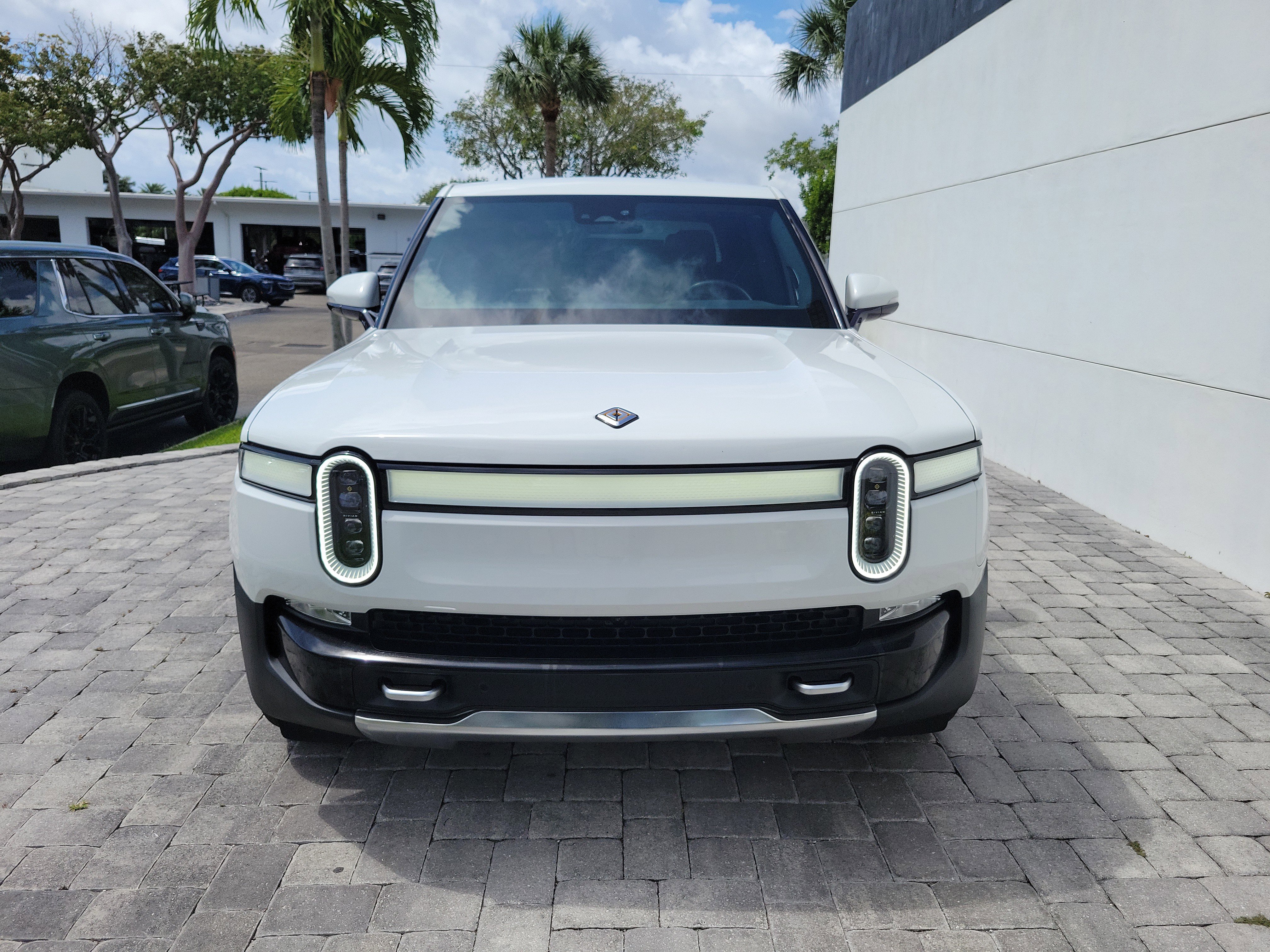 Used 2023 Rivian R1T Adventure AWD/4WD image 2