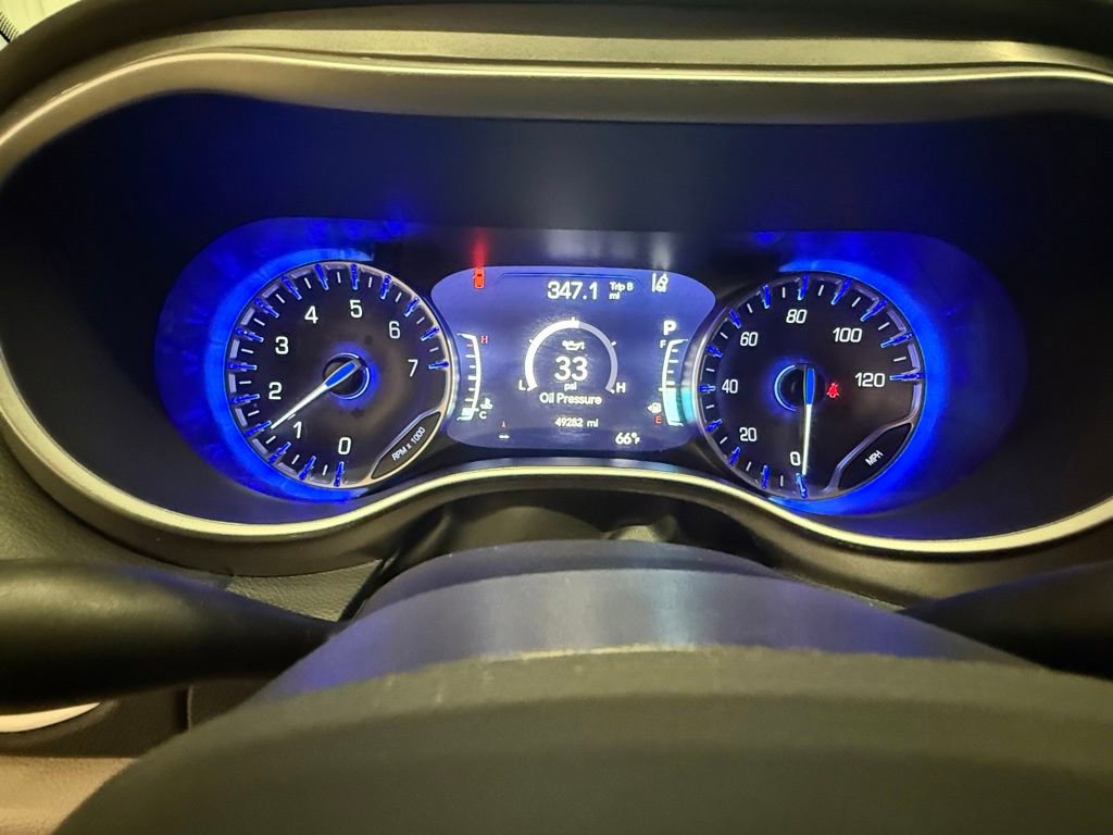 Used 2024 Chrysler Pacifica Touring-L image 25