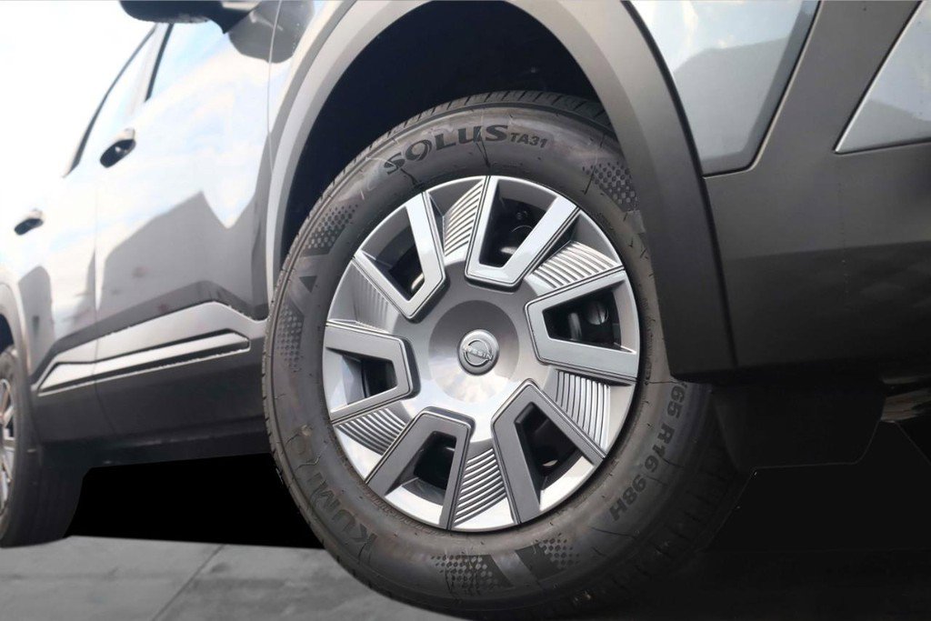 New 2026 Nissan Kicks S image 3