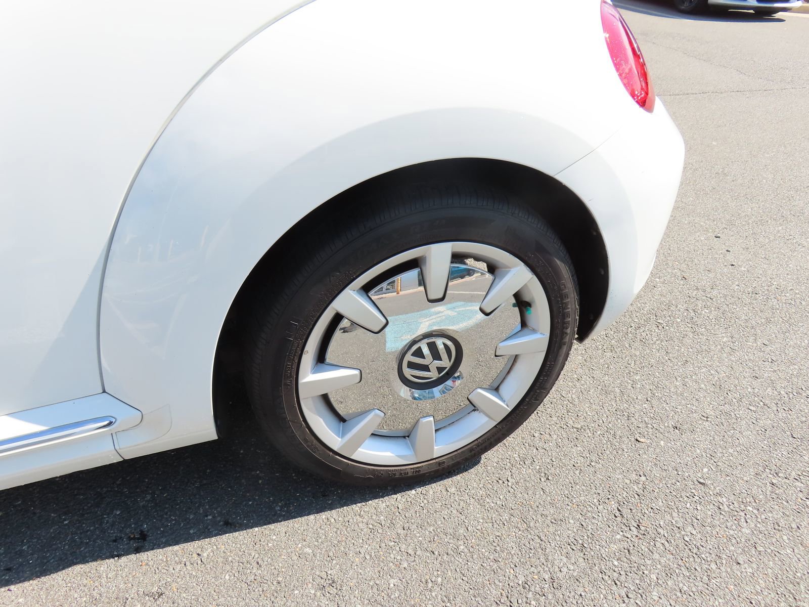 Used 2016 Volkswagen Beetle 1.8T SEL image 11