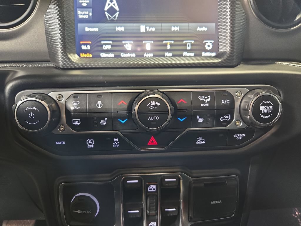 Used 2022 Jeep Wrangler Unlimited Sport AWD/4WD image 25