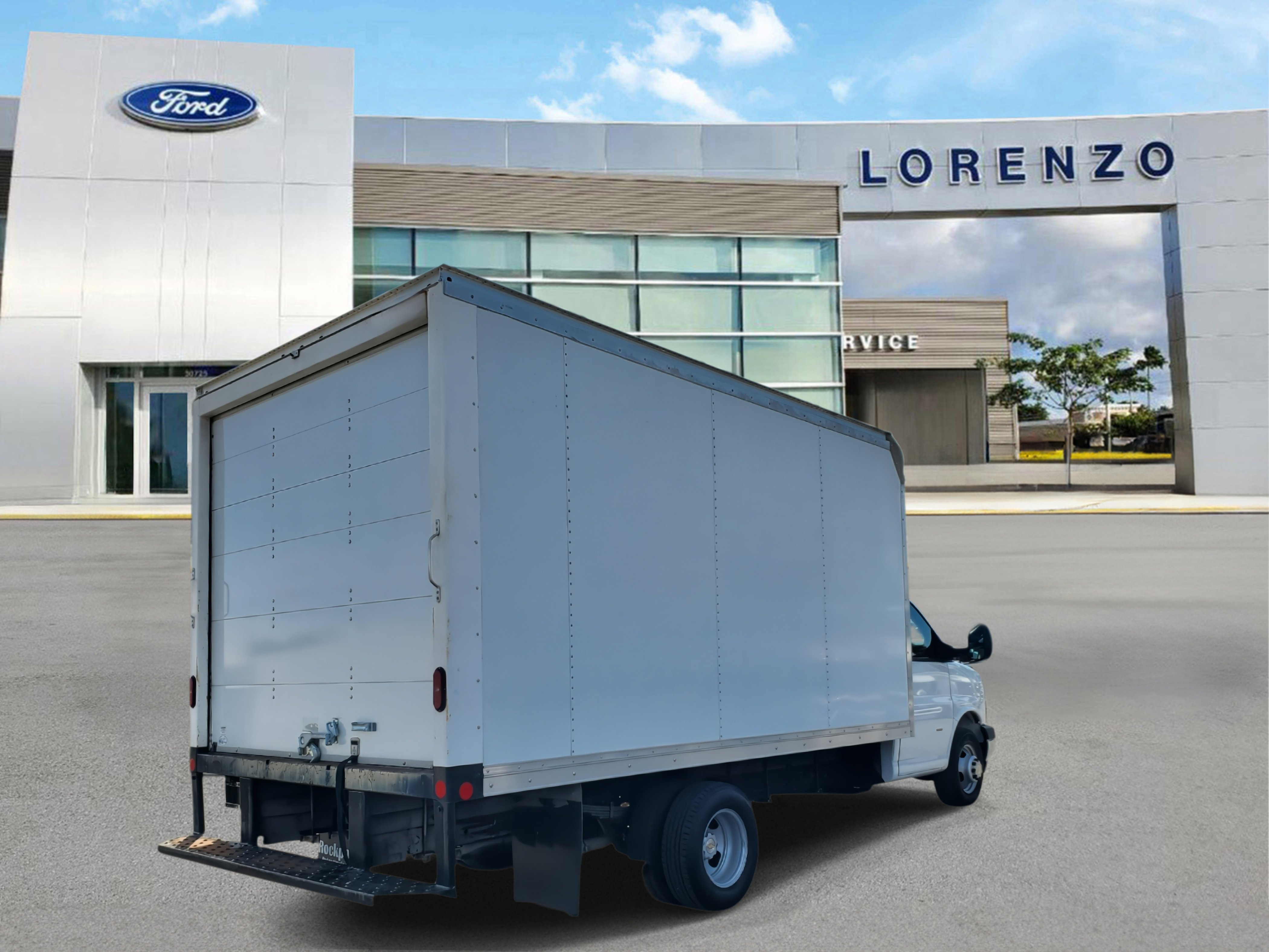 Used 2019 Chevrolet Express 3500 w/ Power Convenience Package image 5