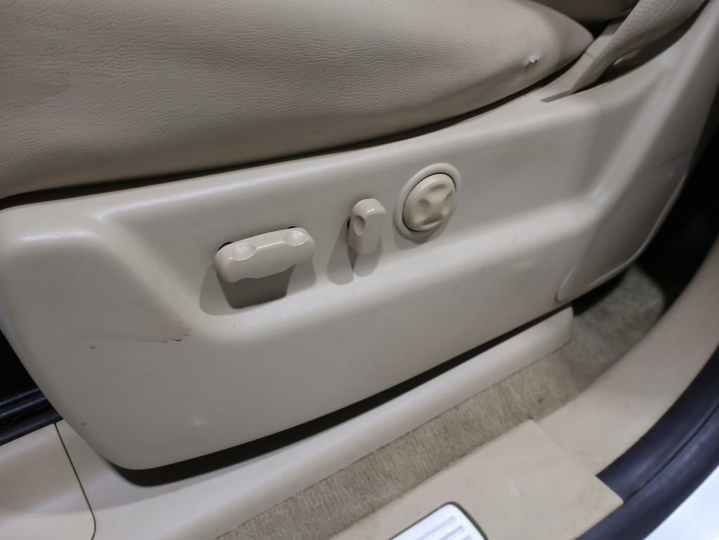 Used 2014 GMC Yukon XL Denali image 12