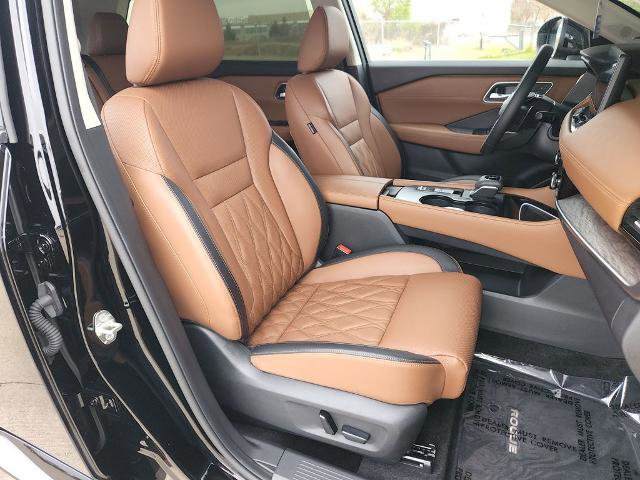 Certified 2025 Nissan Rogue Platinum w/ Platinum Premium Package image 15