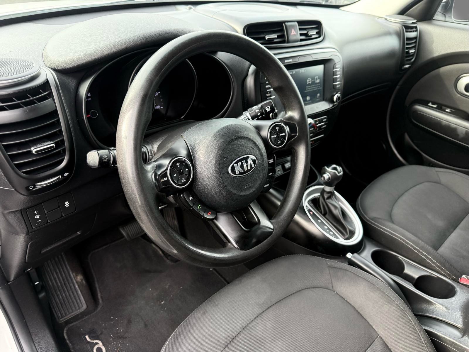 Used 2018 Kia Soul + FWD image 14