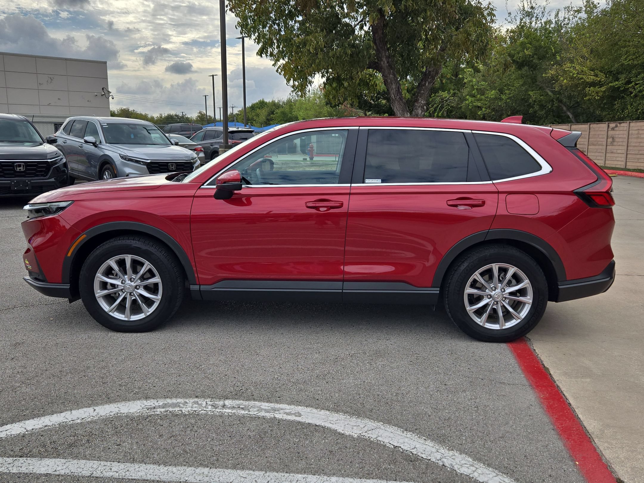Used 2025 Honda CR-V EX-L image 6