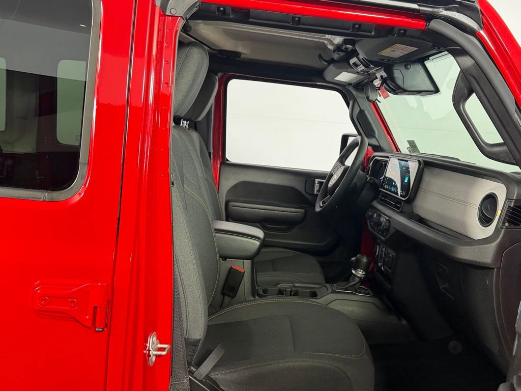 Used 2024 Jeep Wrangler Unlimited image 30