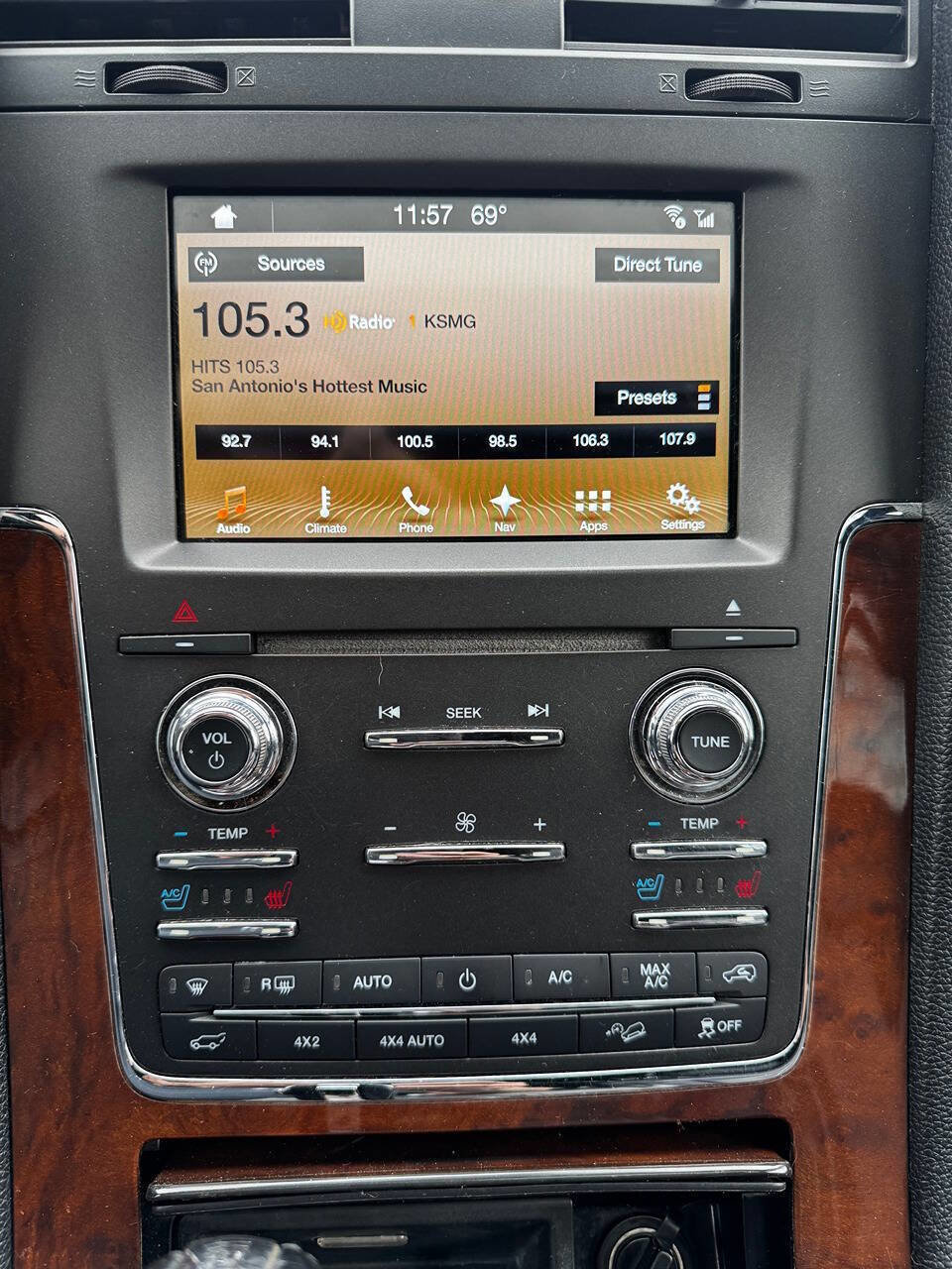 Used 2017 Lincoln Navigator L Select image 13