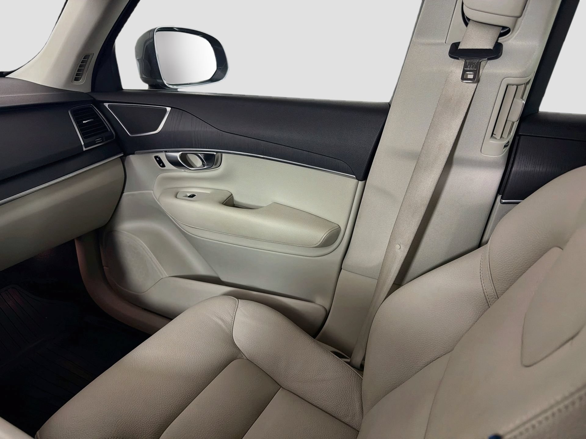 Used 2020 Volvo XC90 T5 Momentum w/ Protection Package Premier AWD/4WD image 23
