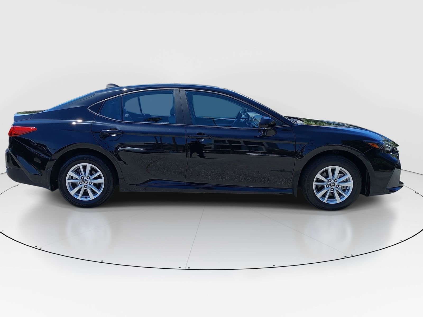 Used 2025 Toyota Camry LE AWD/4WD image 8