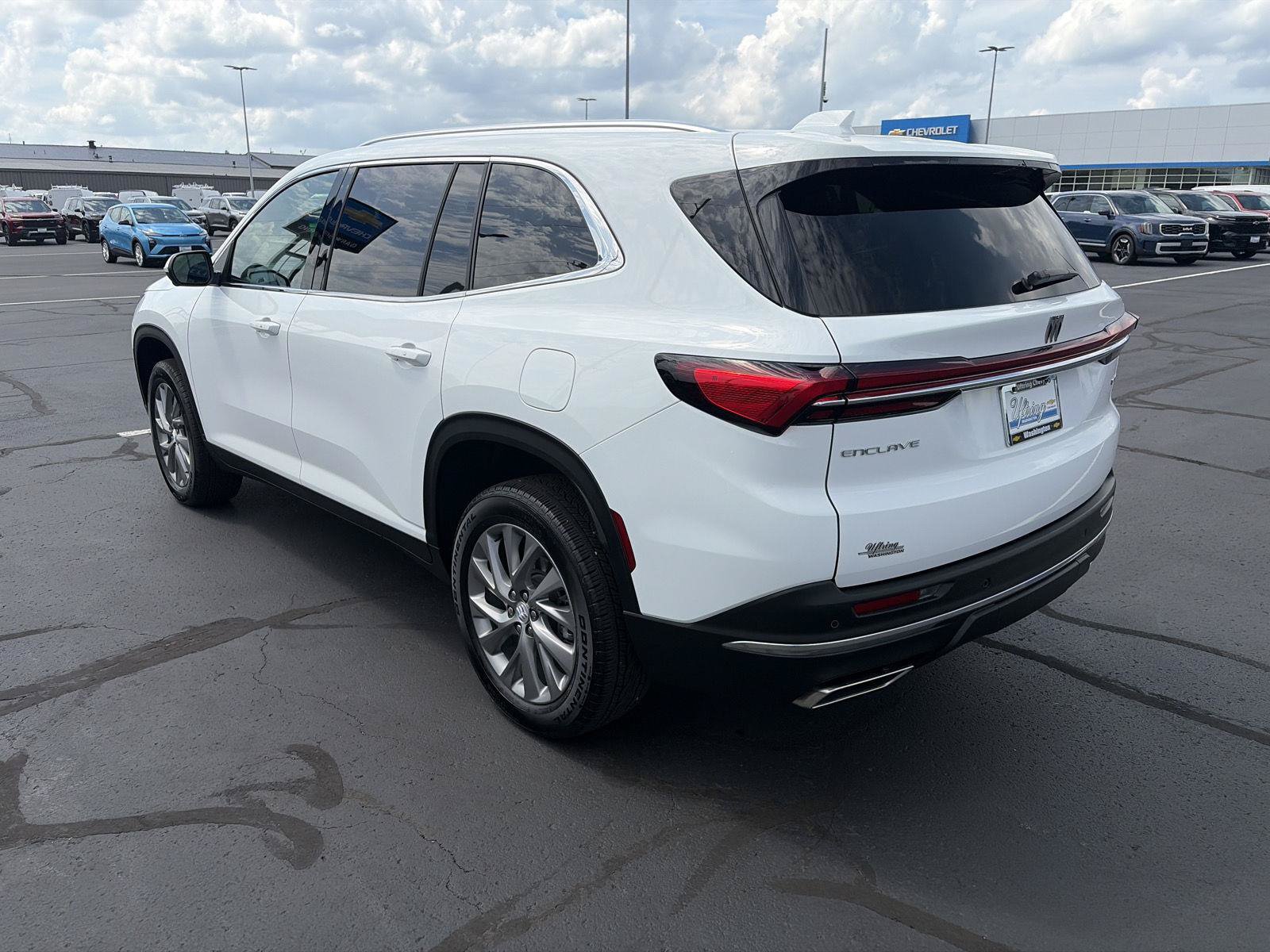 Certified 2025 Buick Enclave Preferred FWD image 9
