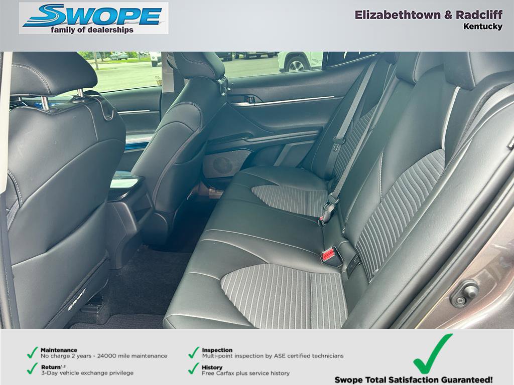 Used 2022 Toyota Camry SE image 18